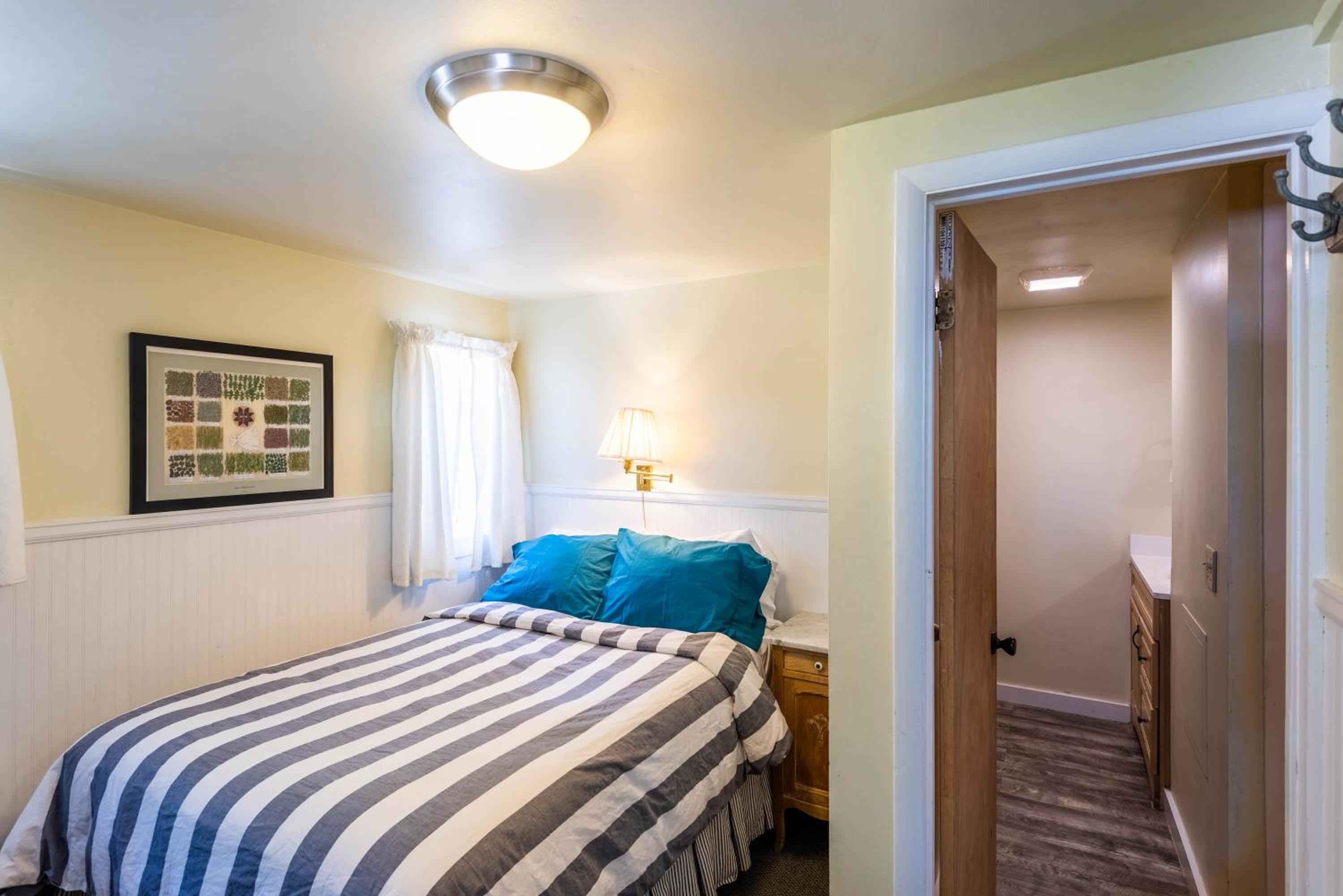 Log Cabin Motel