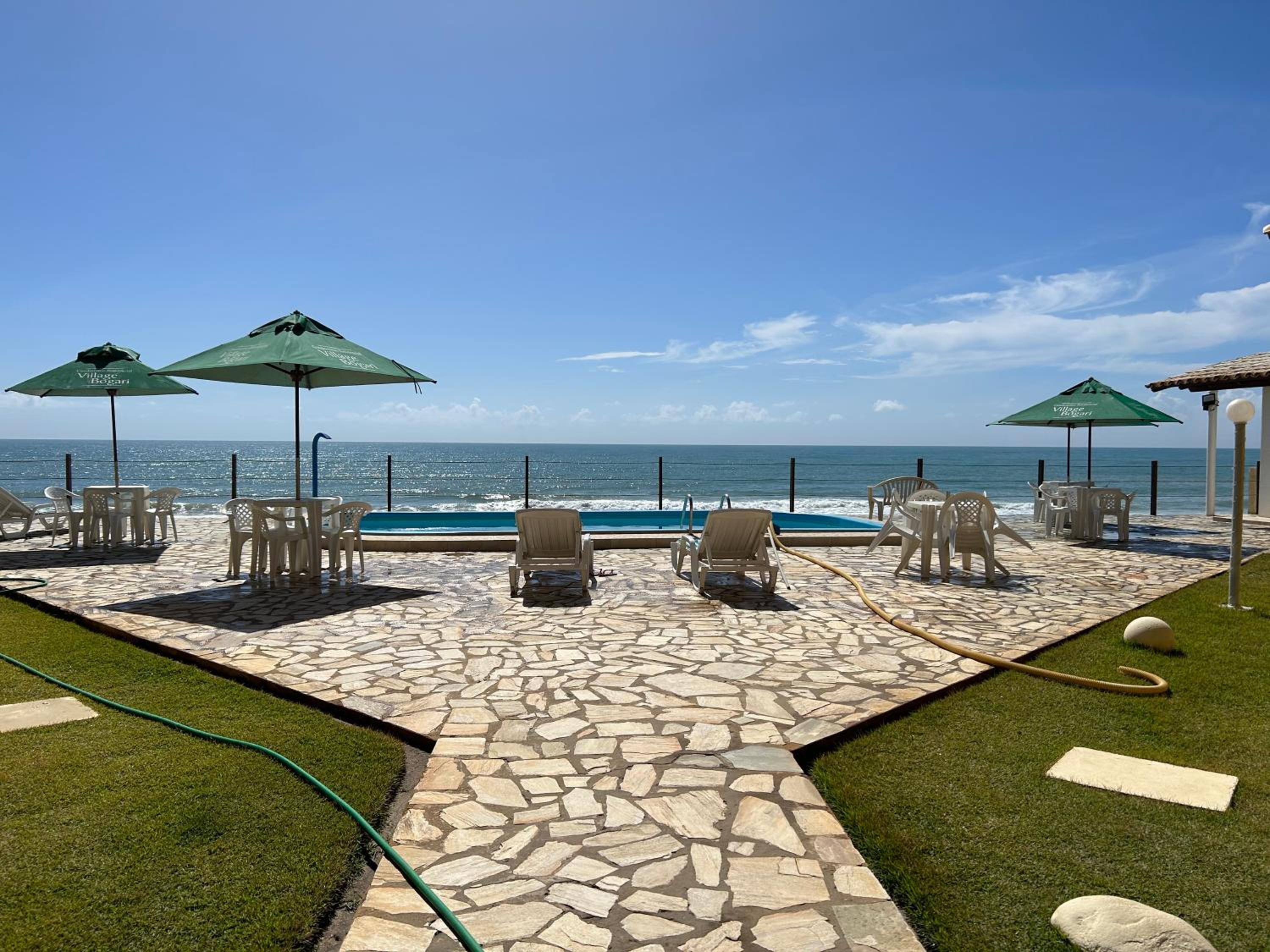 Casa de praia em condomínio à beira mar