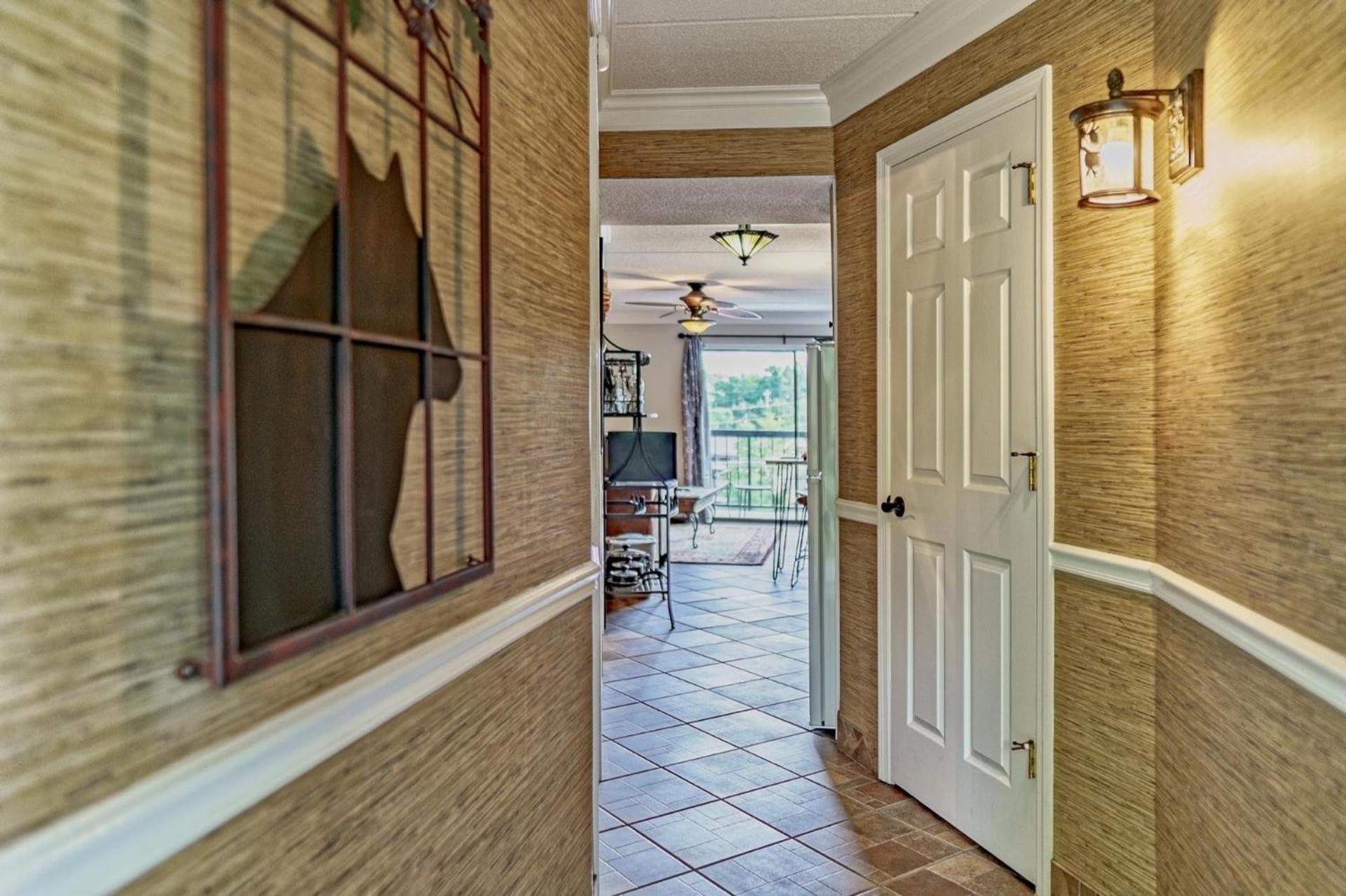 OLDE GATLINBURG PLACE UNIT 510 - GREAT LOCATION! CLOSE TO TOWN! condo view 2