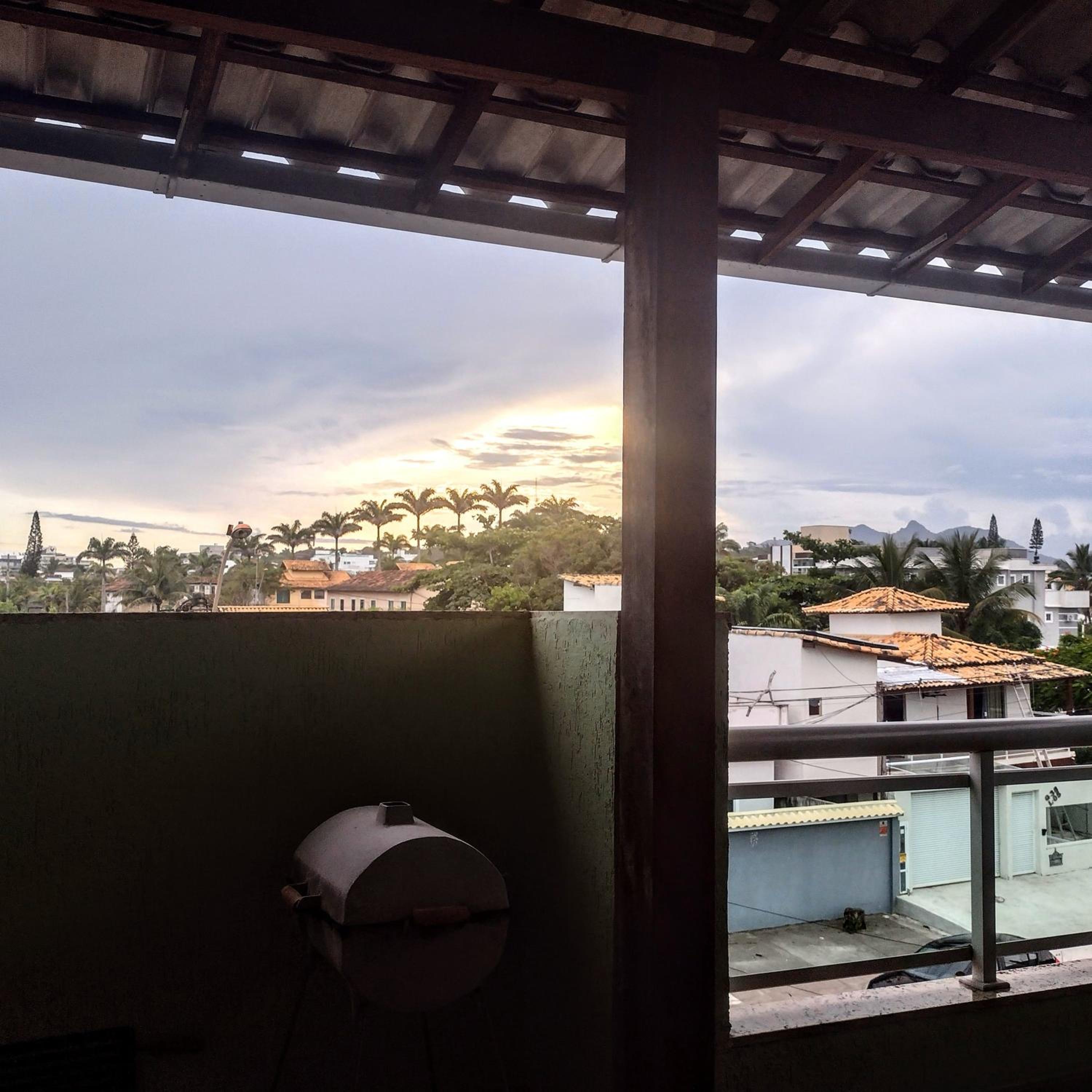 Triplex 3 quartos a 100 metros de Costa Azul