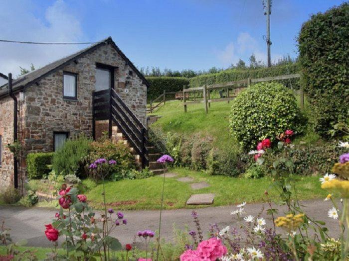 Gull Cottage at Robin Hill 6 view 2