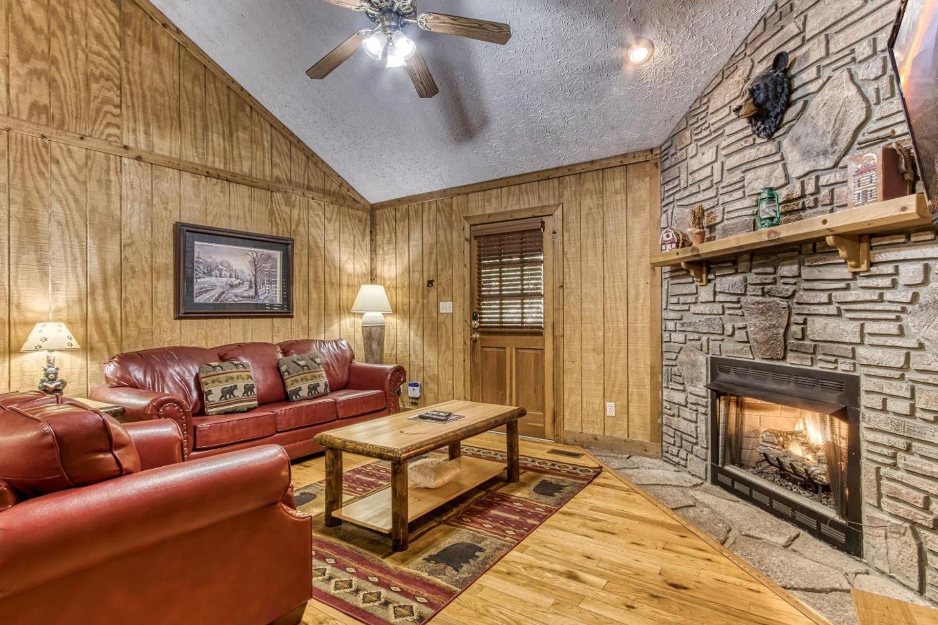 ER38r Grandpa's Getaway - Great location- Close to town cabin view 5
