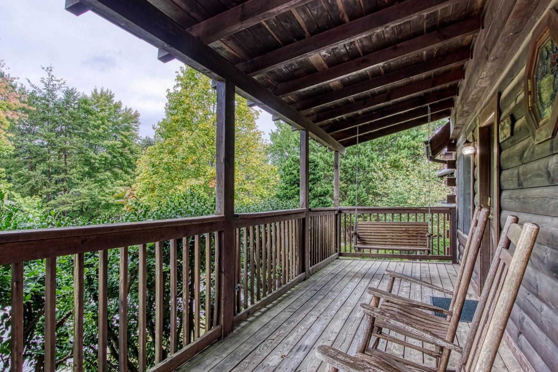 ER2 - Heavenly View Great location! - Close to town! cabin view 4