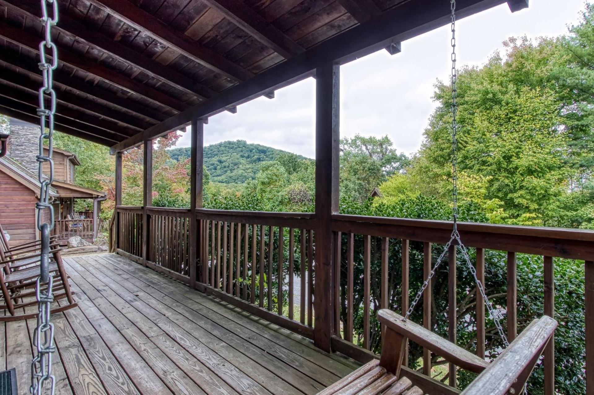 ER2 - Heavenly View Great location! - Close to town! cabin view 5