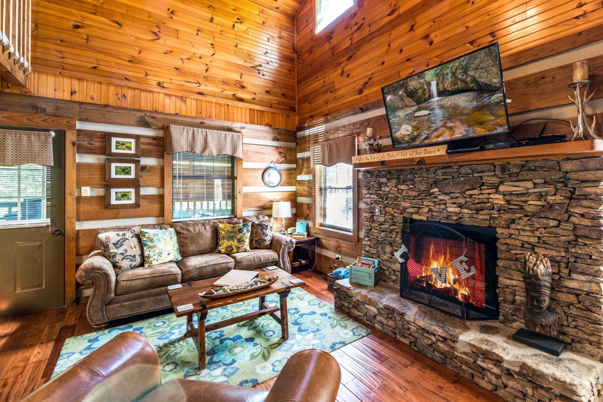 ER17 - The Perfect Getaway - Great location - Close to town! cabin view 4