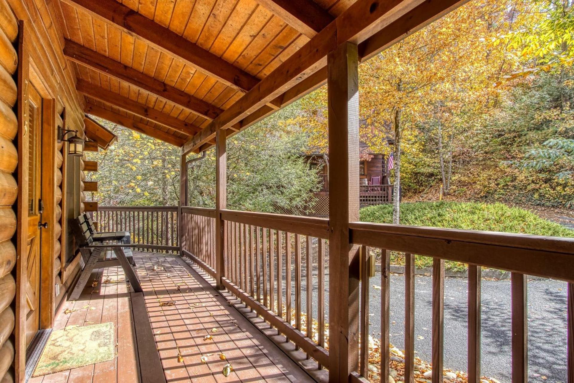 Cuddlin' Up, Er209 - Luxury At Its Finest And Location That Can't Be Beat! cabin view 3