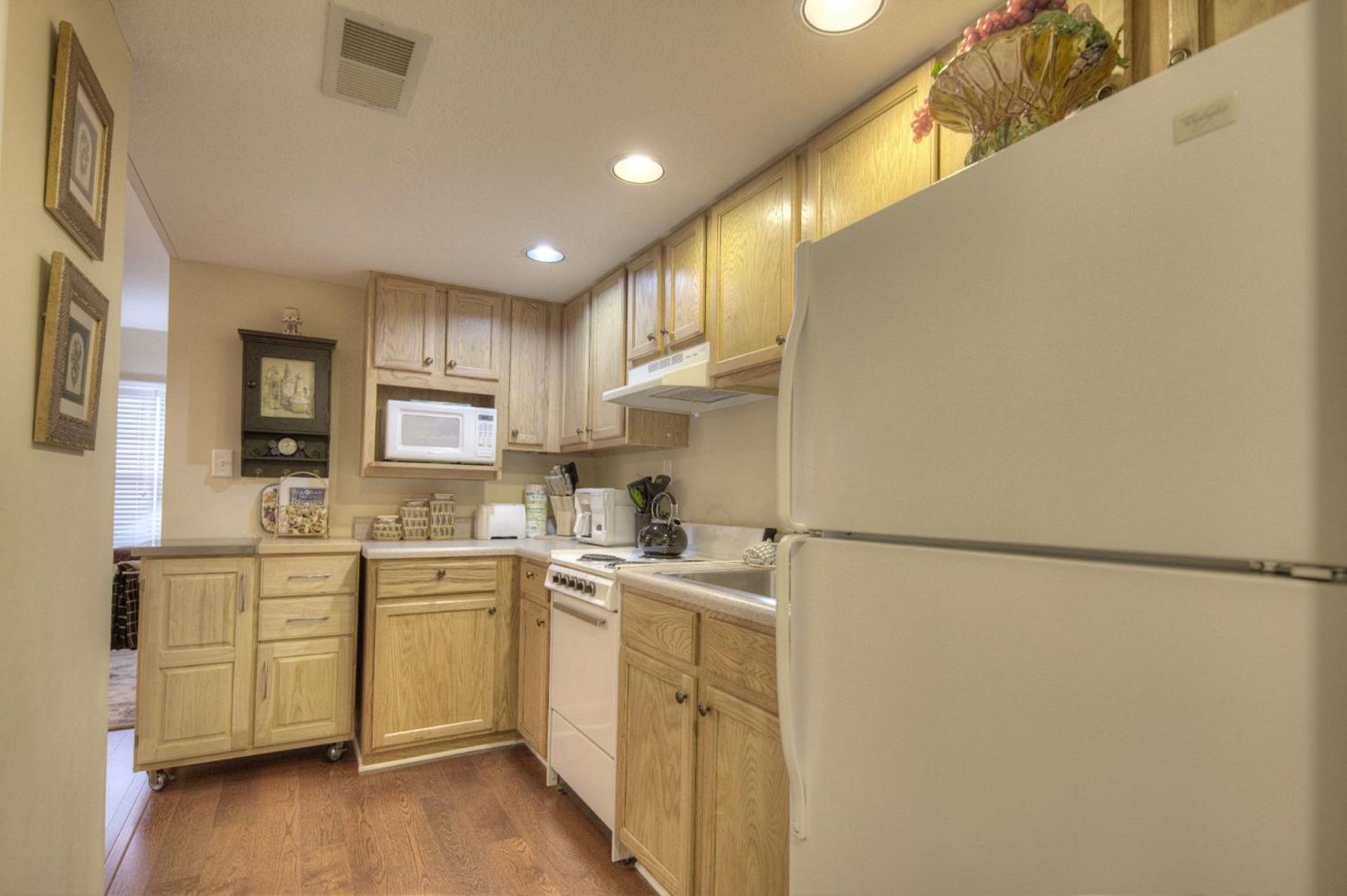 Colonial Crest 107 - Great location! - You can walk to town! condo view 4