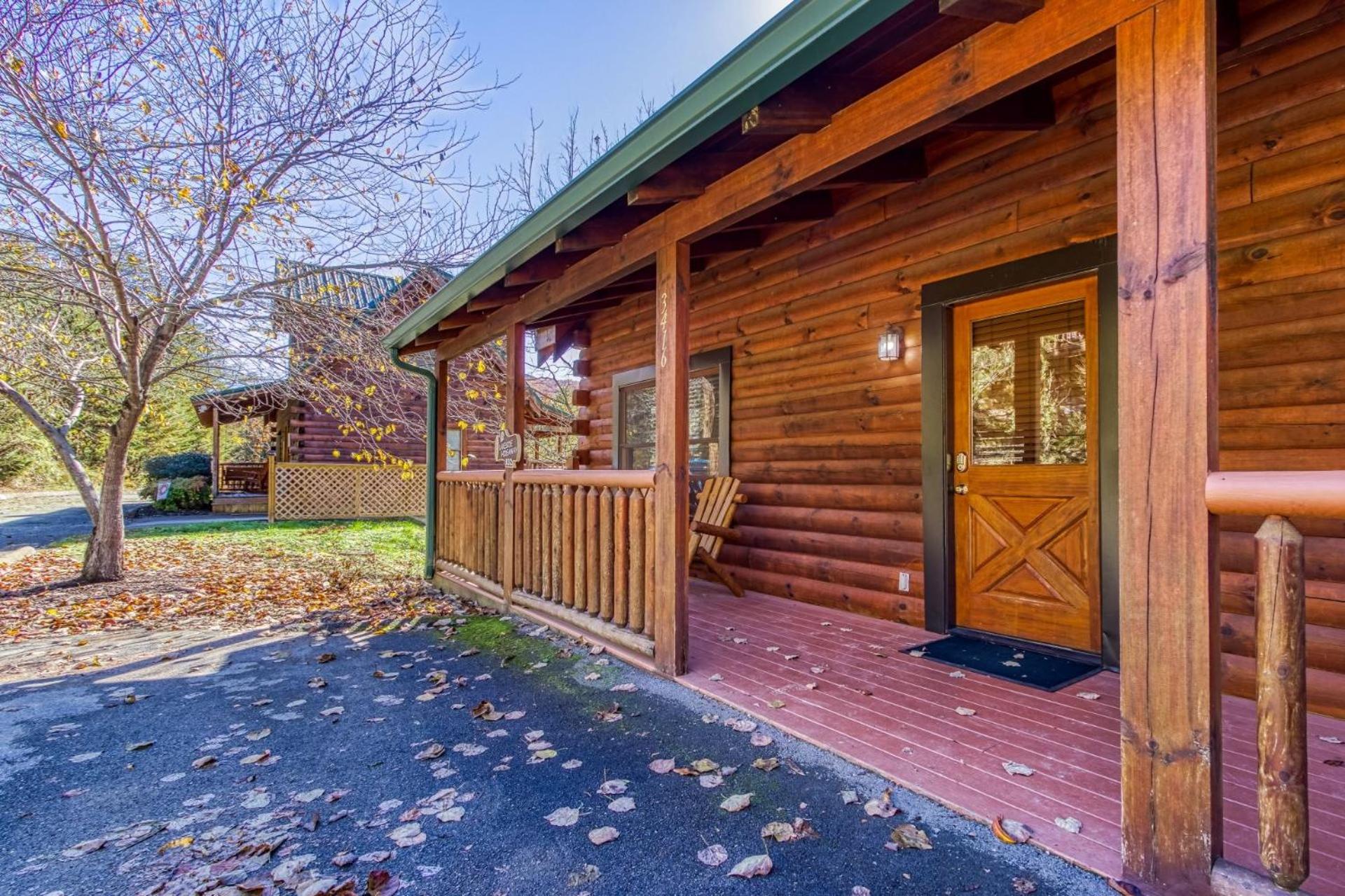 ERN832 - Lakeside Hideaway - Great Location! Close To All The Action! cabin - Property Image 22