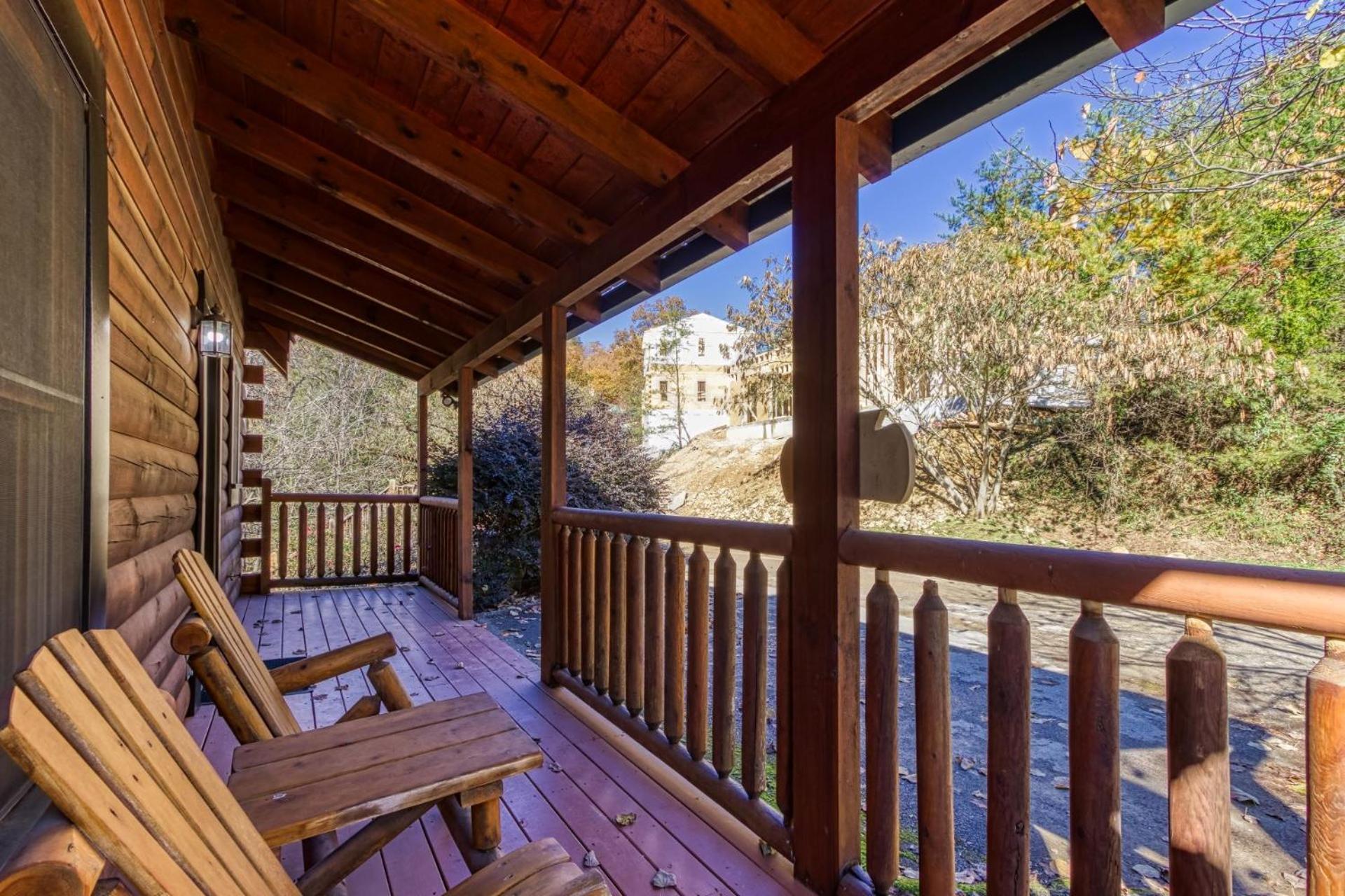 ERN832 - Lakeside Hideaway - Great Location! Close To All The Action! cabin - Property Image 23