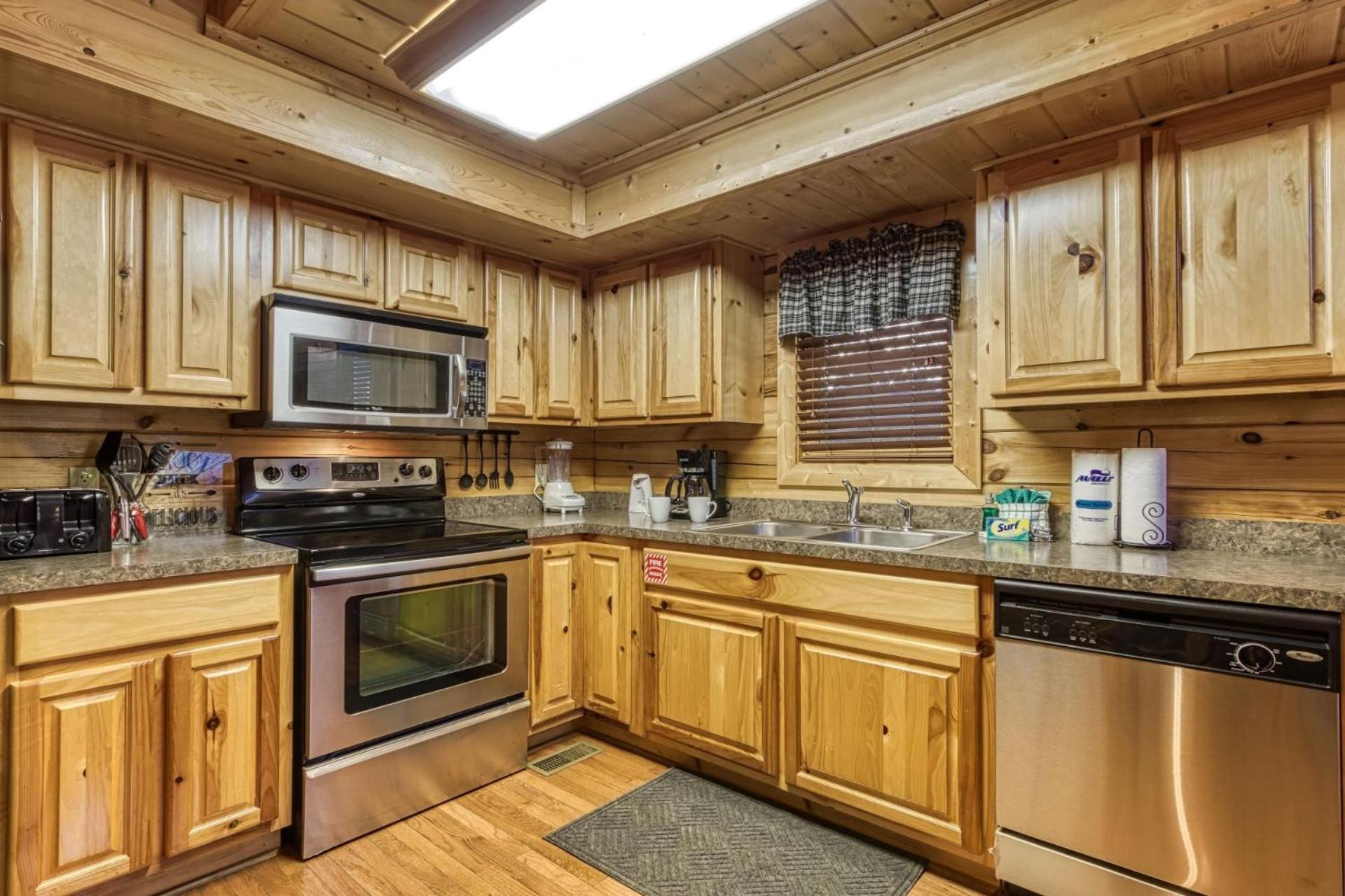 ERN832 - Lakeside Hideaway - Great Location! Close To All The Action! cabin - Property Image 30