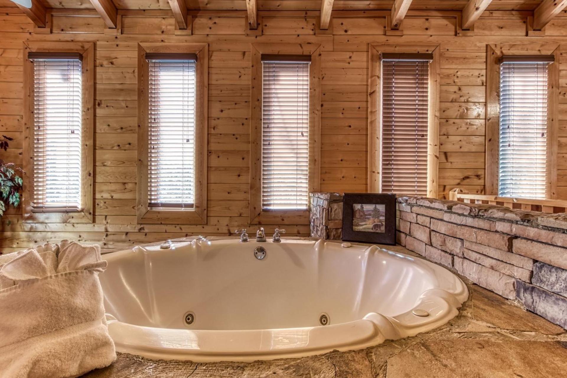 ERN832 - Lakeside Hideaway - Great Location! Close To All The Action! cabin - Property Image 38