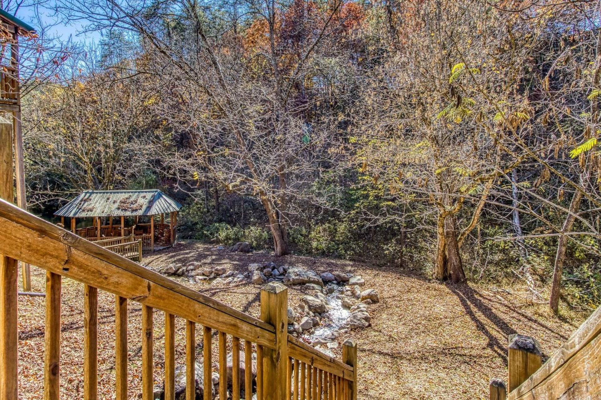 ERN832 - Lakeside Hideaway - Great Location! Close To All The Action! cabin - Property Image 13