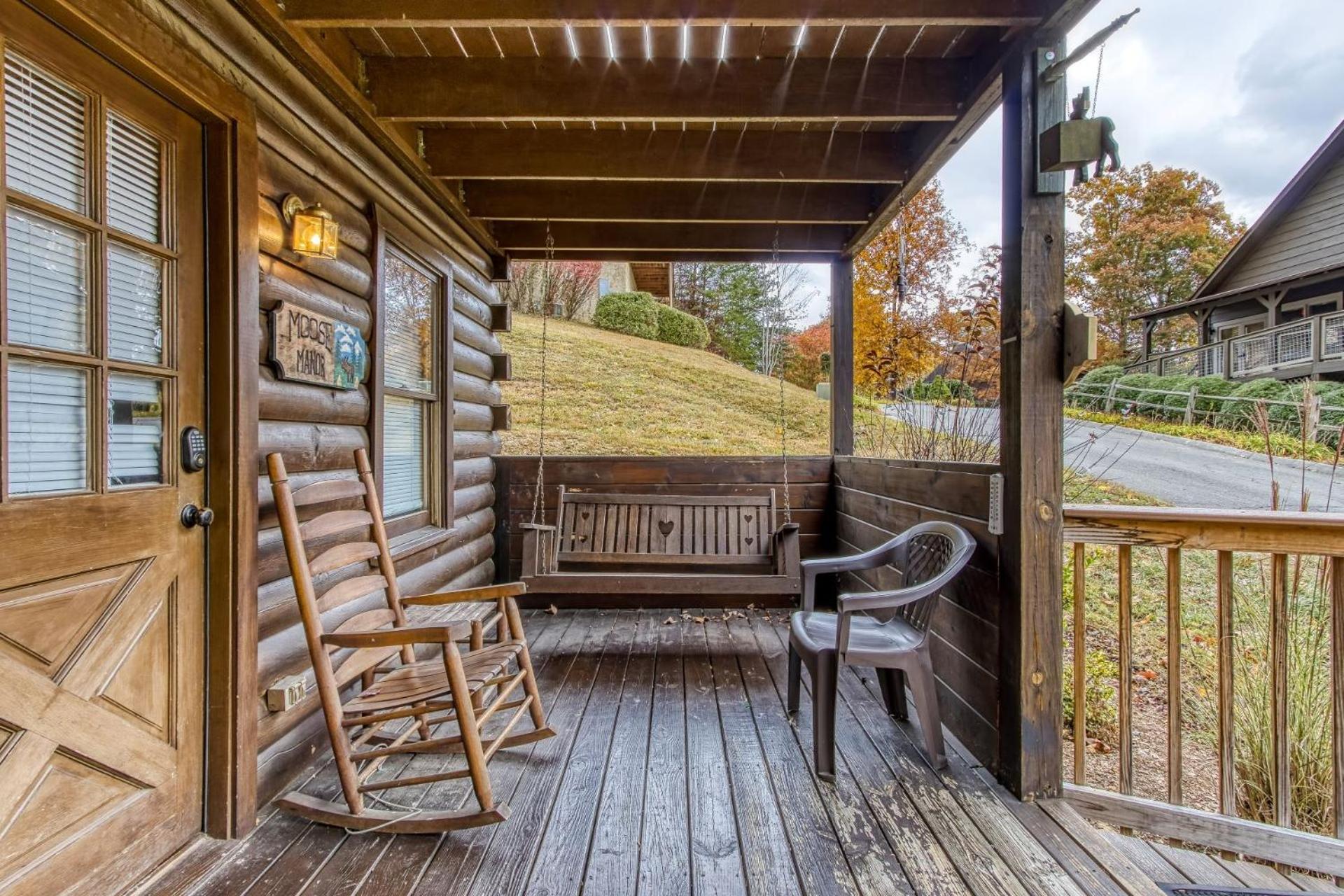 ER13 - Moose Manor Great location - Close to town! cabin view 4