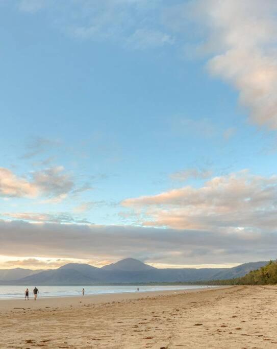 Charming 1 bedroom Apt - Close to Town & Beach