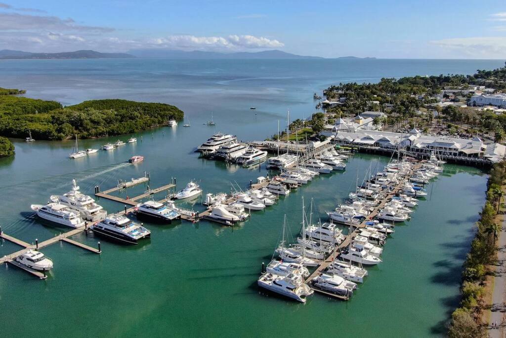 Charming 1 bedroom Apt - Close to Town & Beach