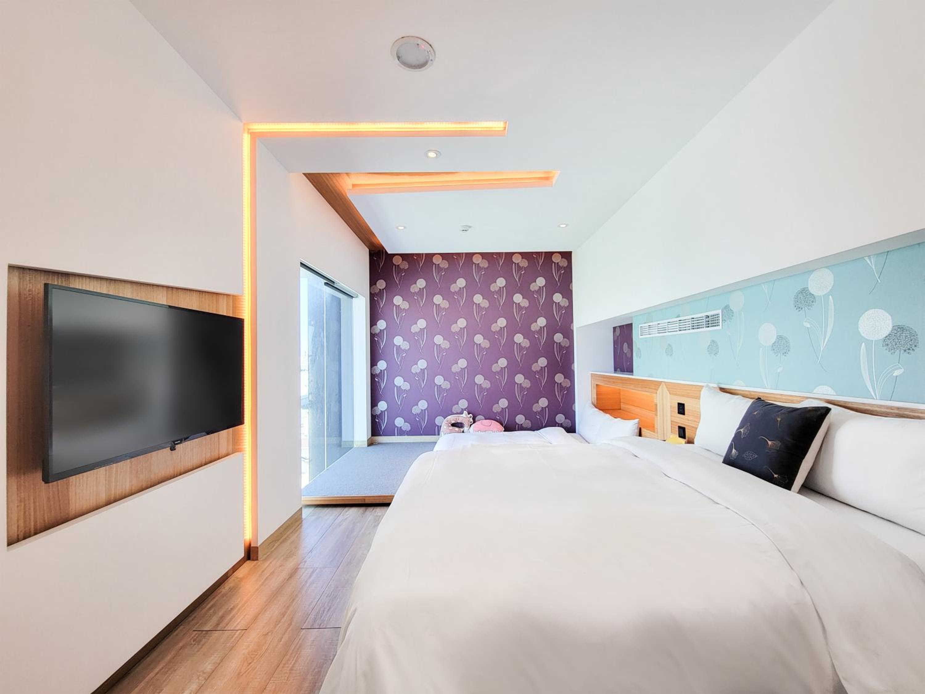CHECK inn Taichung Zhongshan
