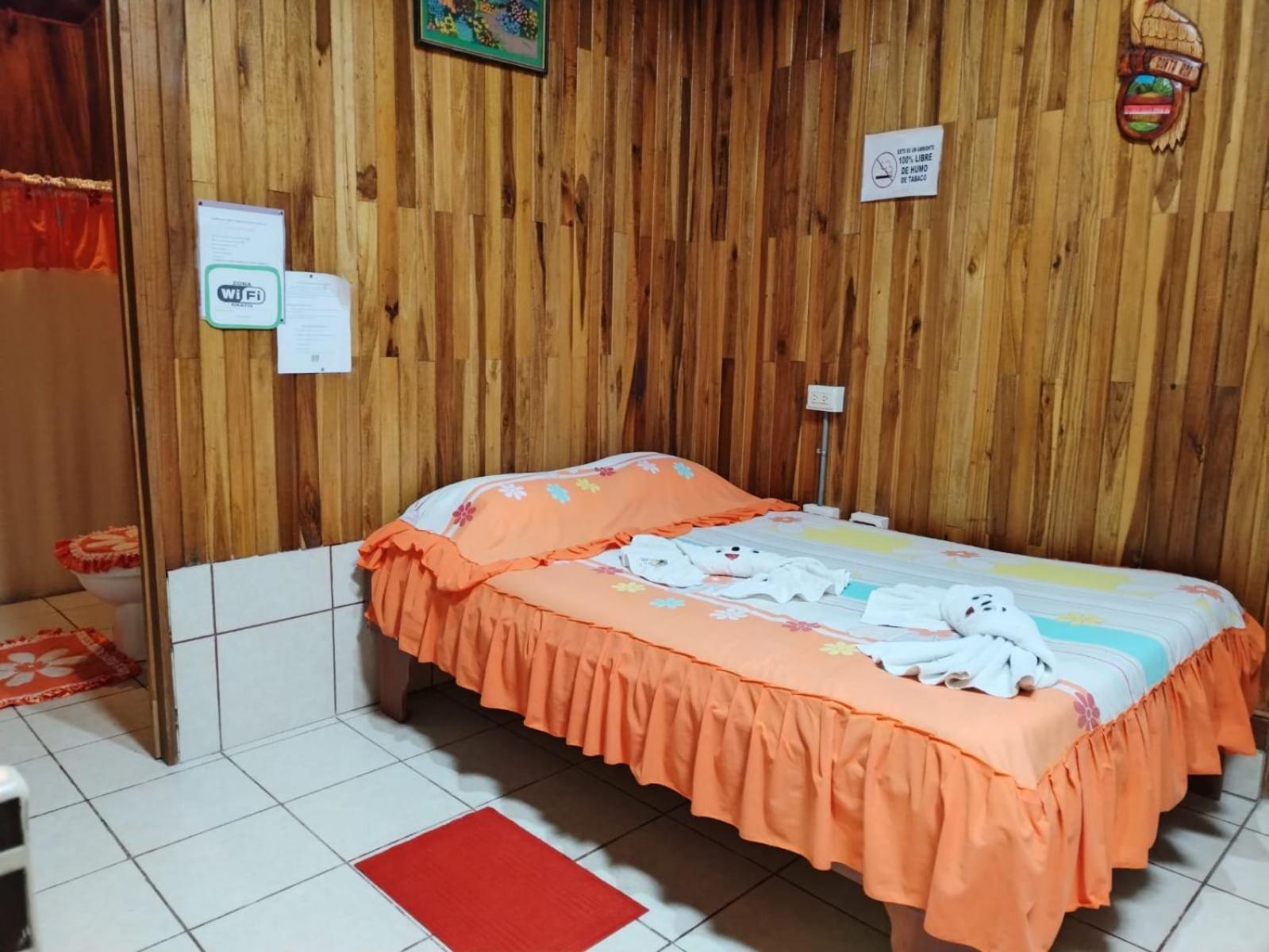 Pensión y Cabinas Colibrí B&B Costa Rica