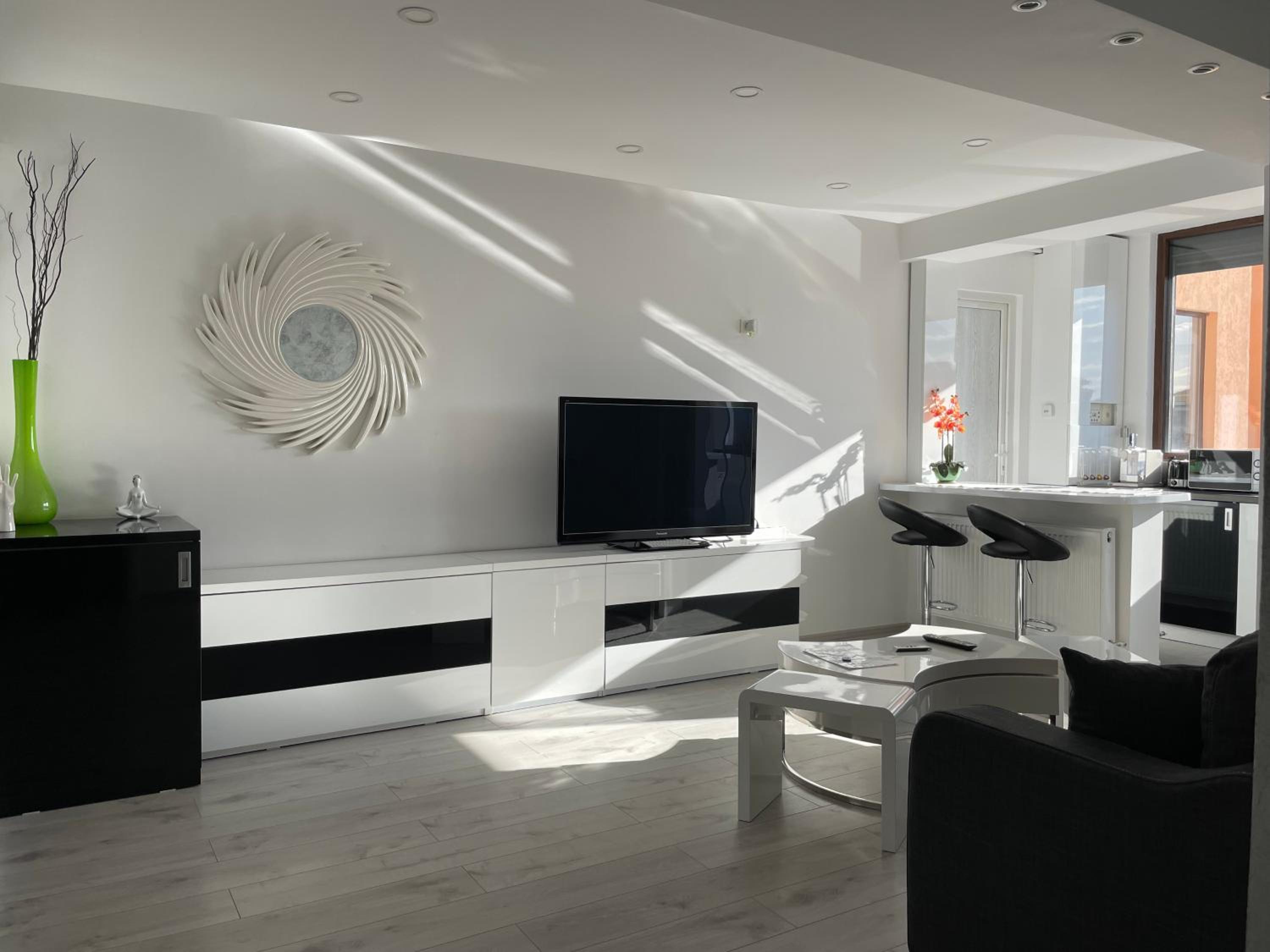 Luxury Two Room Apartment Residence Militari M3
