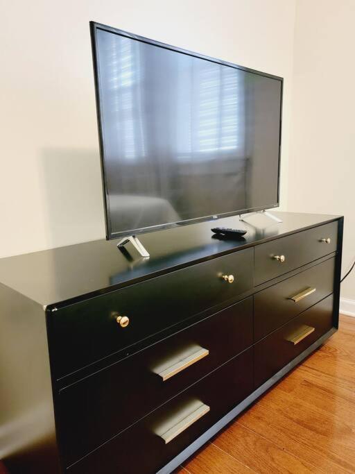 Modern 4 Bed Rooms Jersey City, NJ Easy Access to Manhattan view 5
