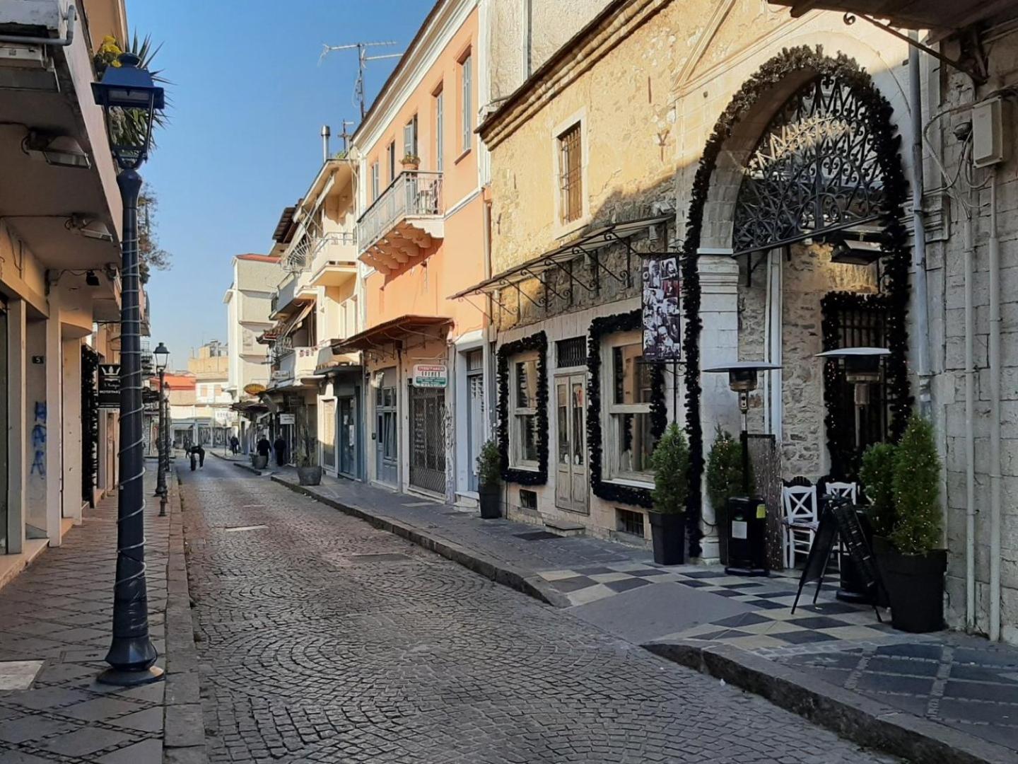 THOMAS LUXURY APARTMENT in the historical center of Ioannina view 4