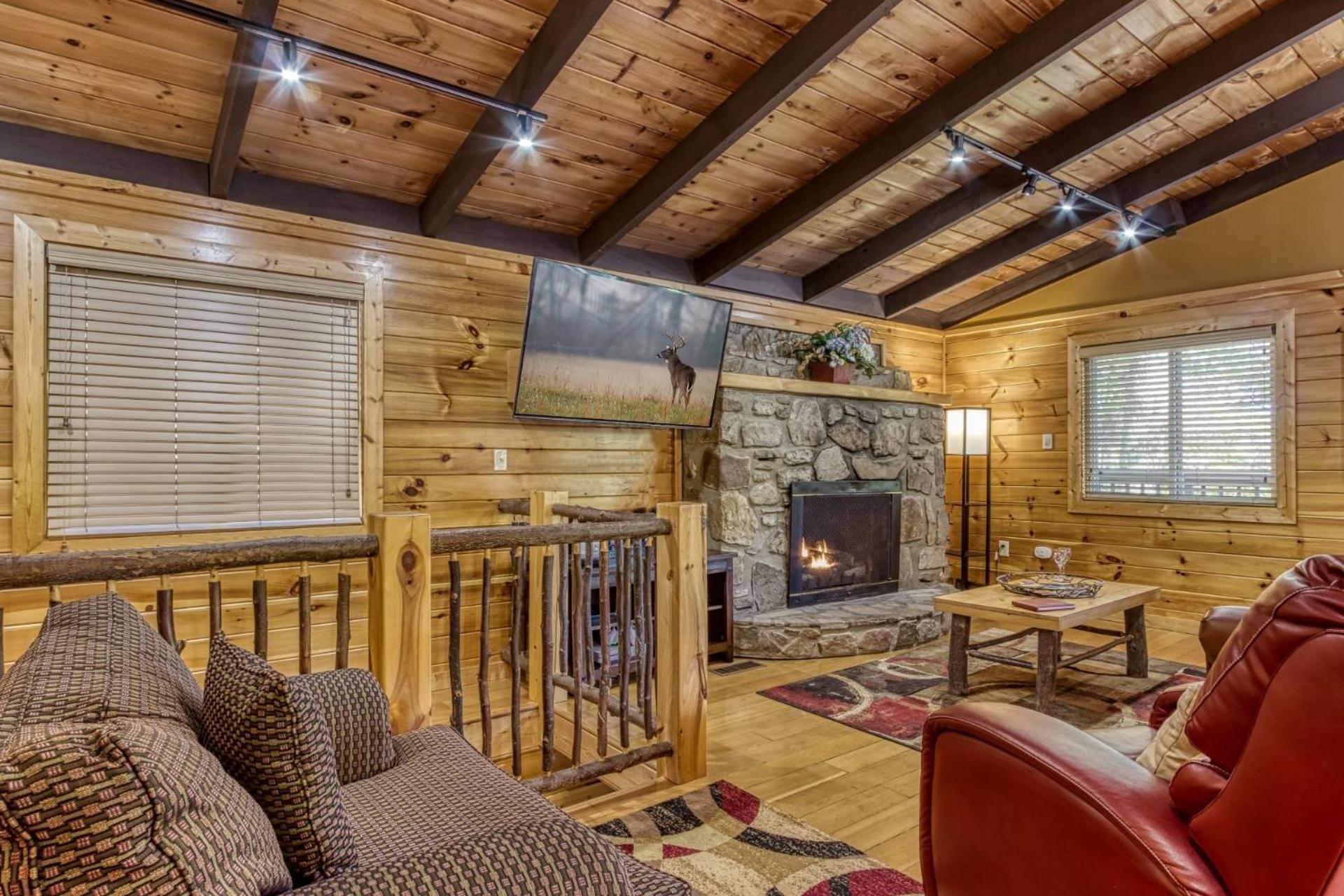 Gatlinburg Views A Unique Cabin Mountain Views Expansive Decks Adjacent To Gatlinburg & Ski Lodge cabin
