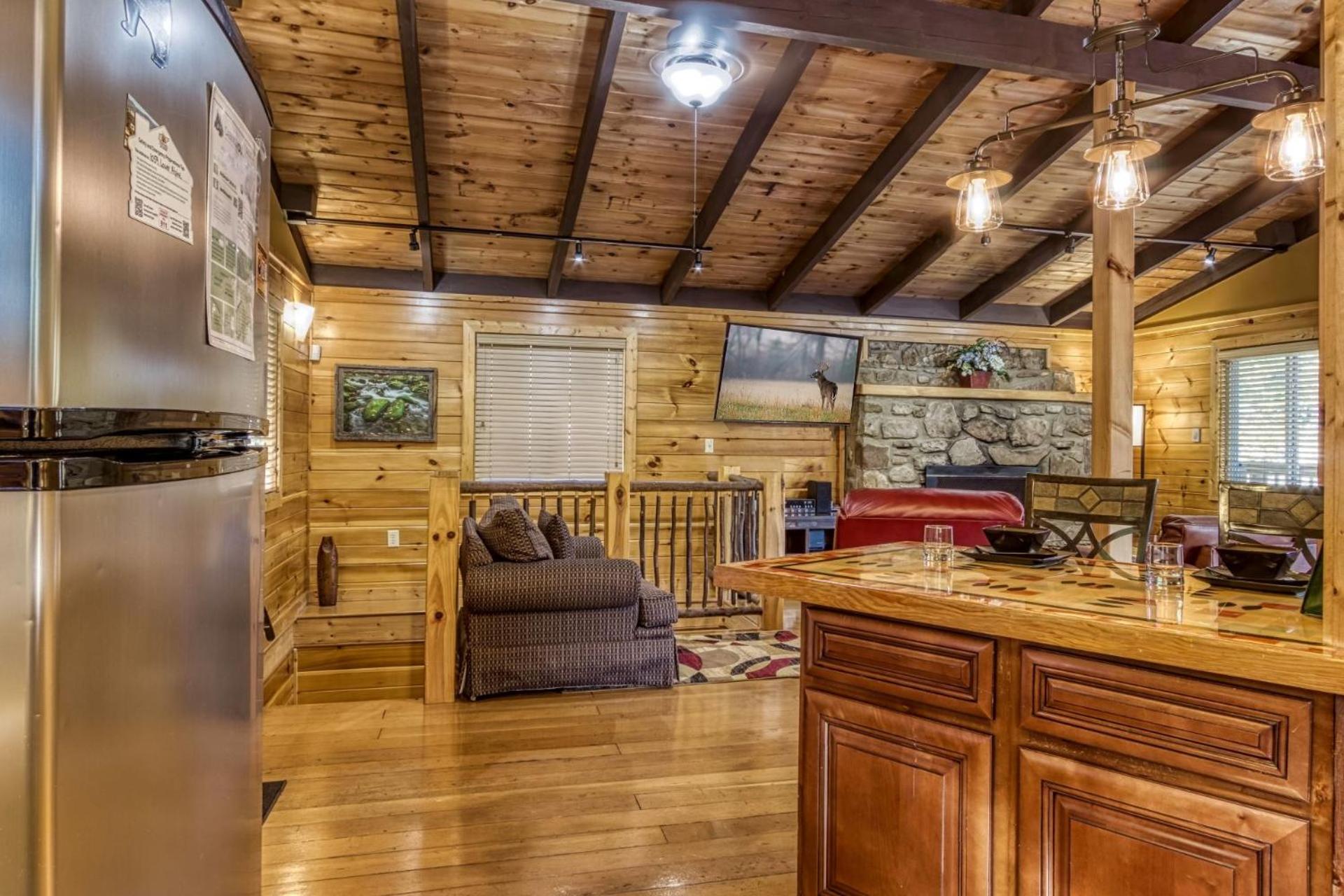 Gatlinburg Views A Unique Cabin Mountain Views Expansive Decks Adjacent To Gatlinburg & Ski Lodge cabin
