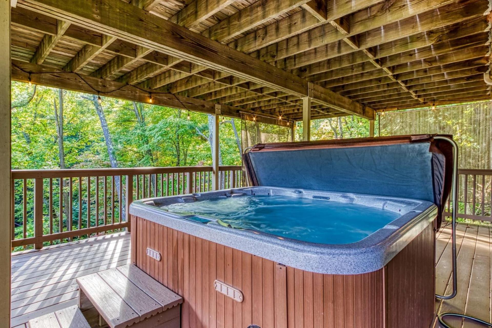 Gatlinburg Views A Unique Cabin Mountain Views Expansive Decks Adjacent To Gatlinburg & Ski Lodge cabin