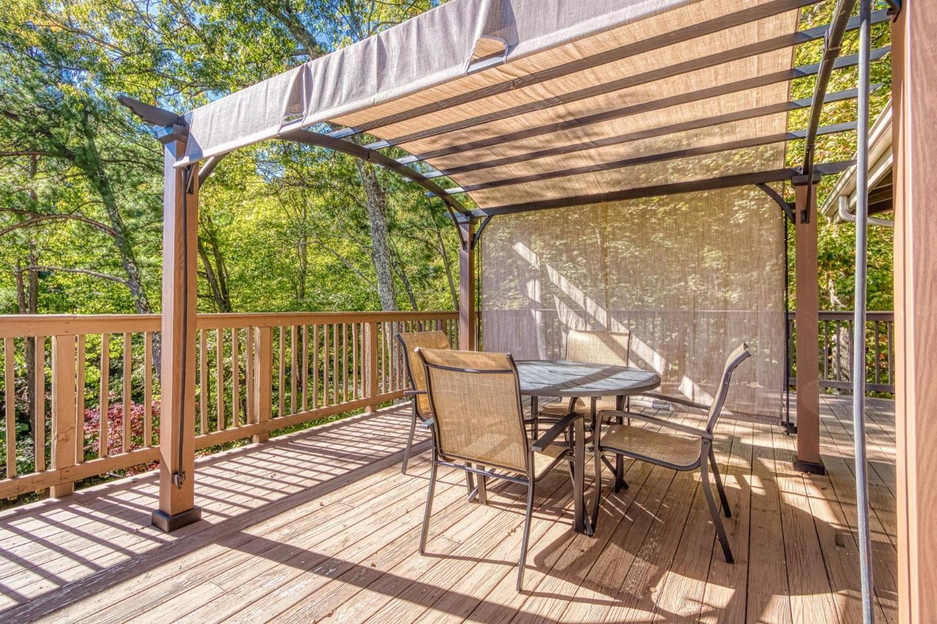 Gatlinburg Views A Unique Cabin Mountain Views Expansive Decks Adjacent To Gatlinburg & Ski Lodge cabin