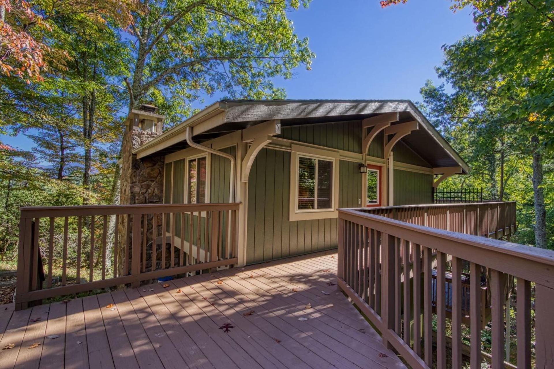 Gatlinburg Views A Unique Cabin Mountain Views Expansive Decks Adjacent To Gatlinburg & Ski Lodge cabin