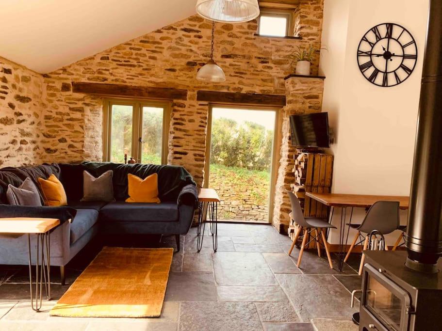 Yelverton Vacations - Detached Barn in Tamar Valley, EV charging included - Property Image 29