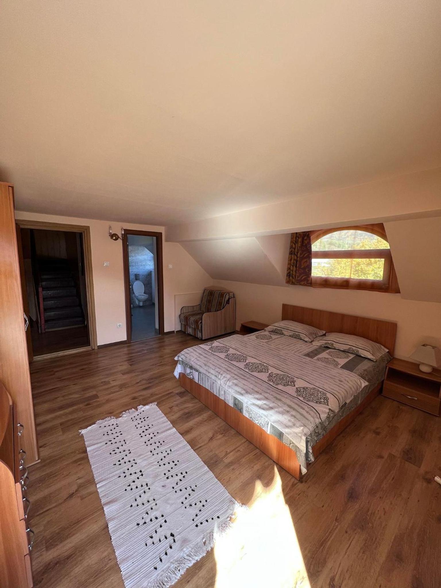 Casa Iris Colibita view 3