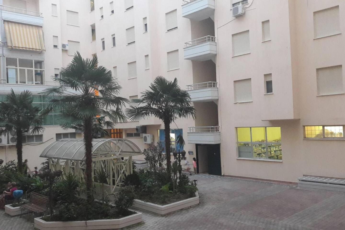 Lungomare Daily Sleeps 2 Beachfront
