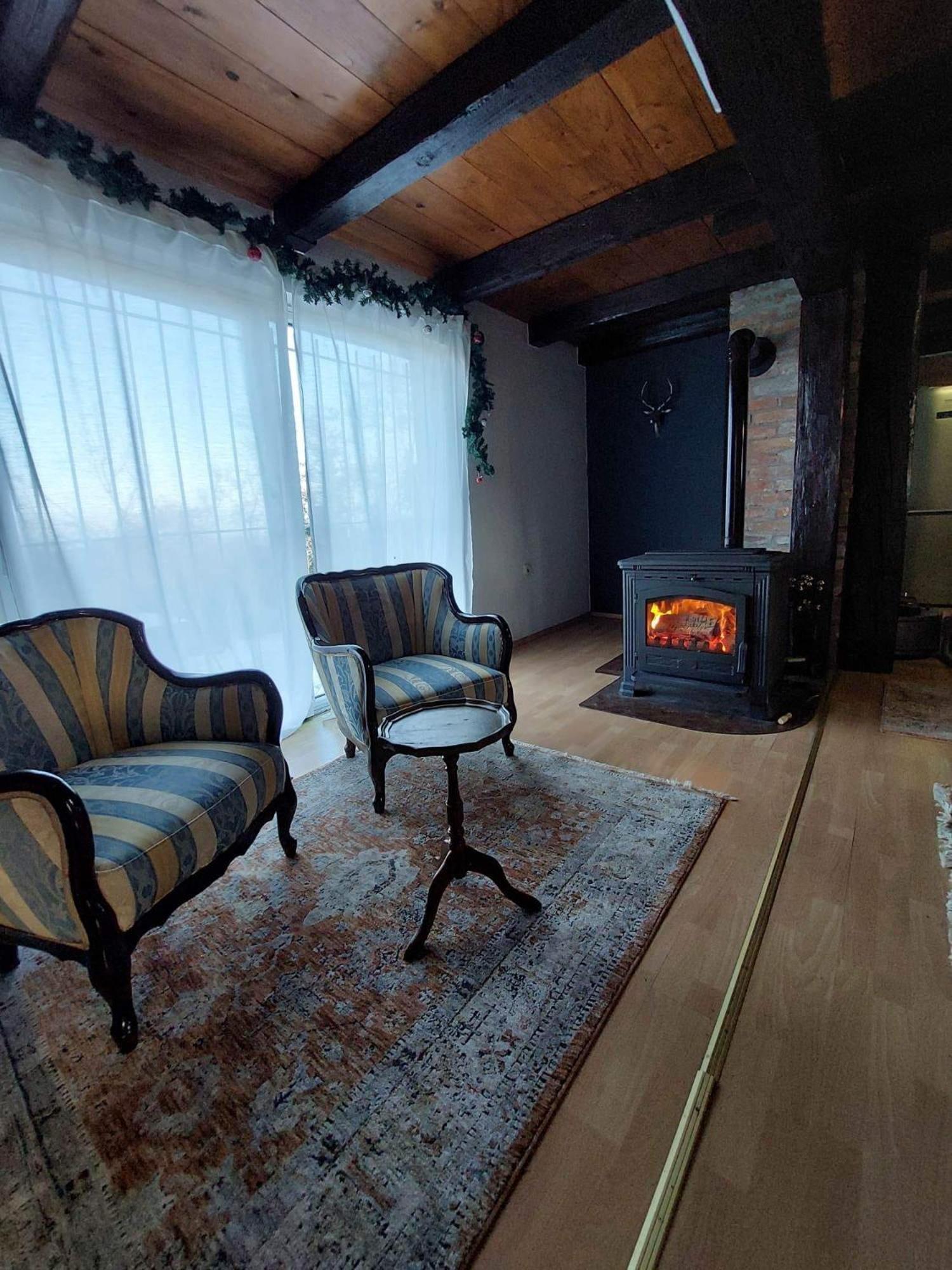 Hilltop House. view 2