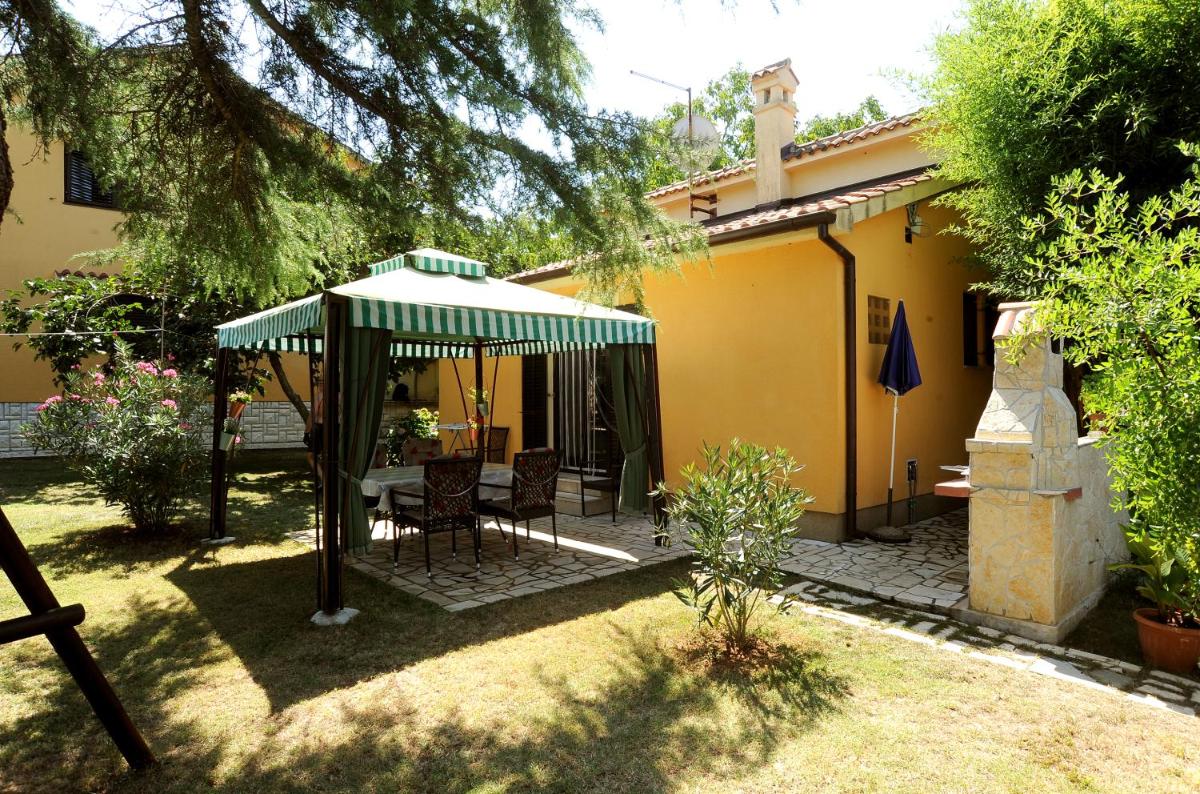 Holiday Home Maya view 5