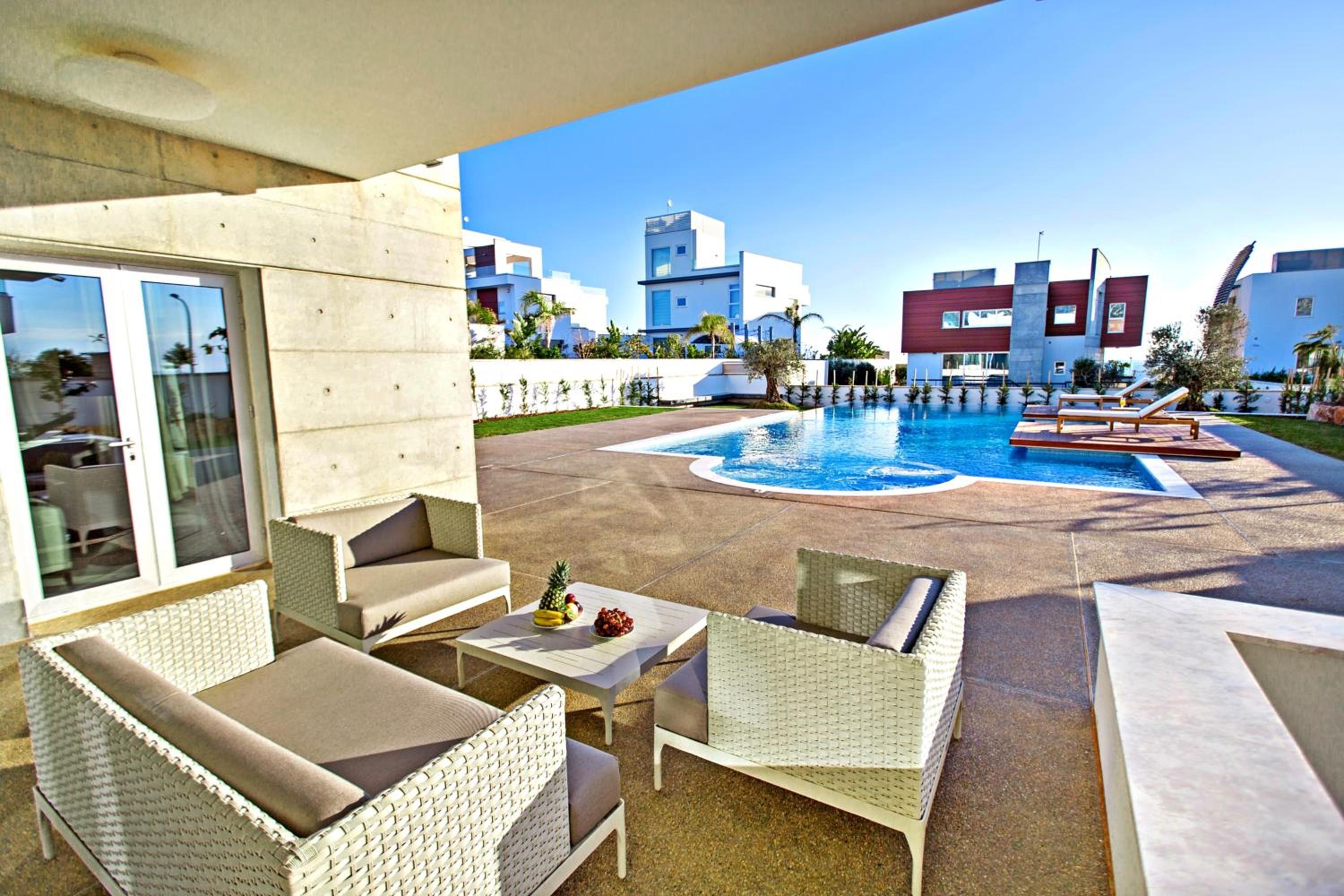 Vivo Mare Beachfront Villas - Emerald