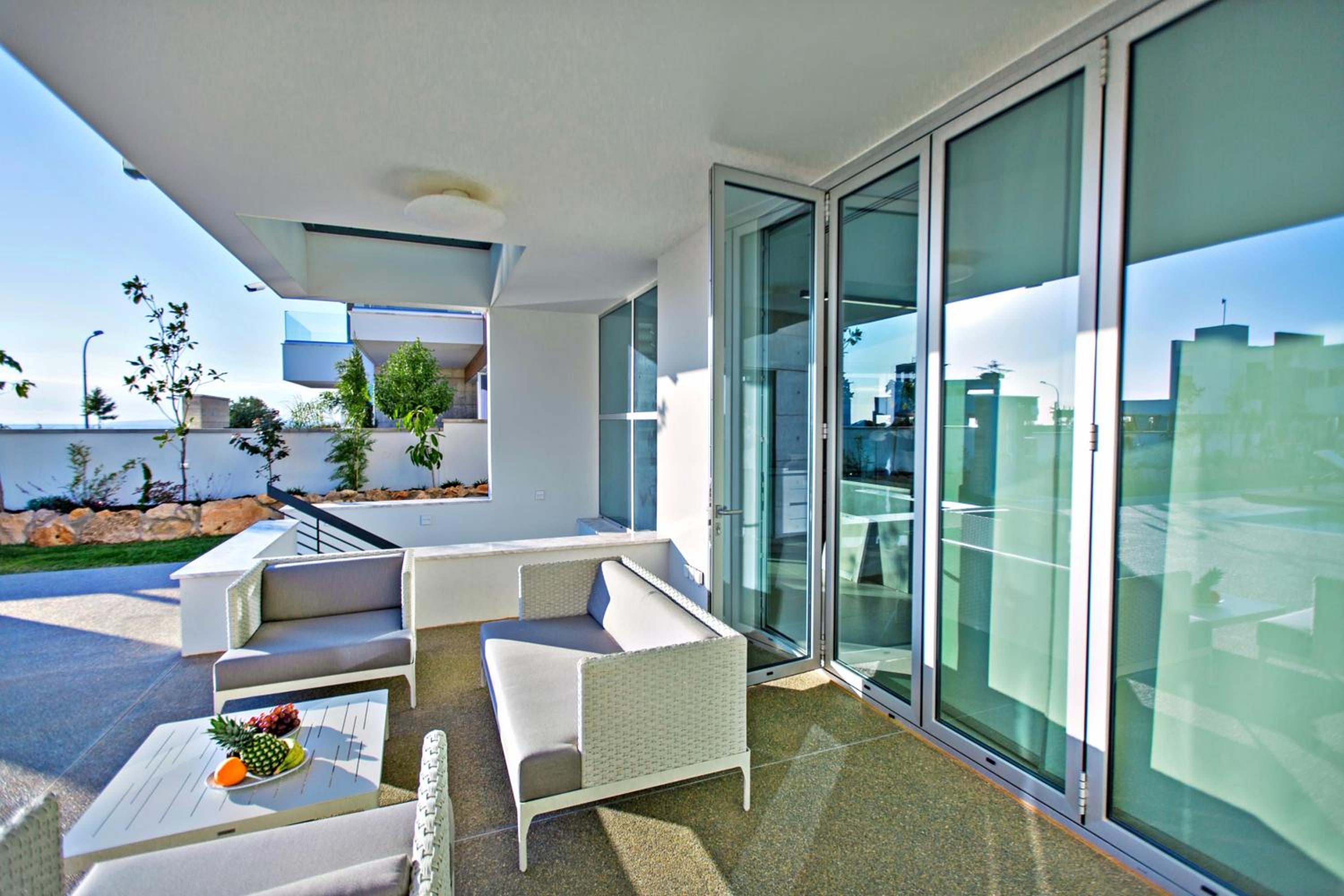 Vivo Mare Beachfront Villas - Emerald