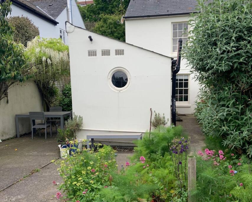 Cliffeside Cottage