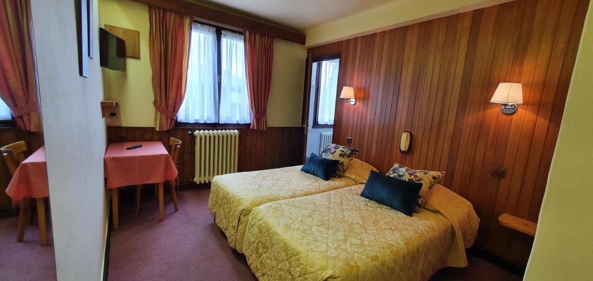 Alp-Hôtel en Megève — hotel room