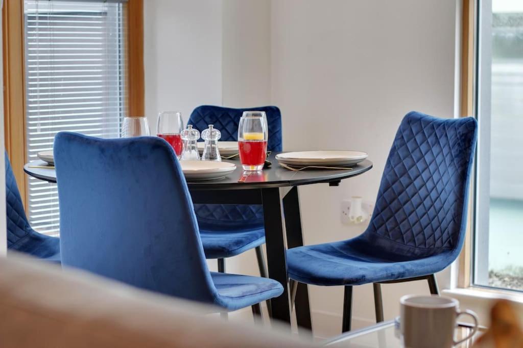 Home Away From Home - Contractors & Leisure view 4