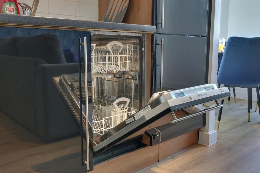 Home Away From Home - Contractors & Leisure view 5
