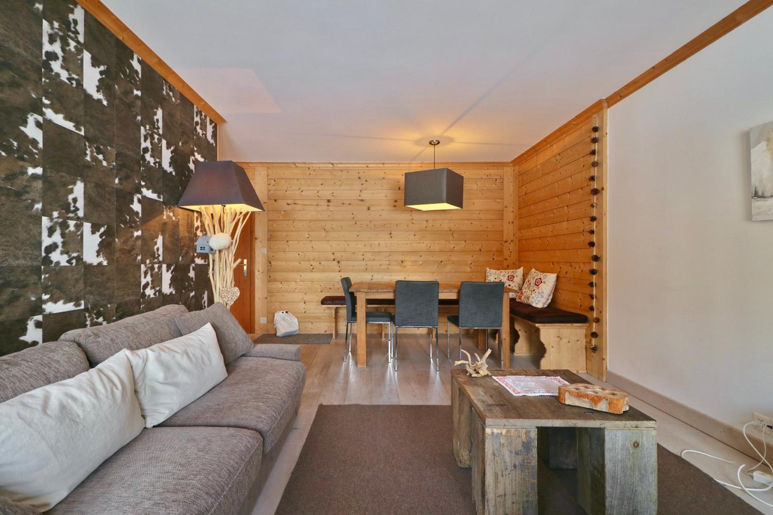 In the center of Crans-Montana, charming and comfortable view 2