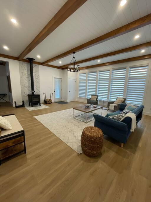 The Millhouse Oceanfront Cottage