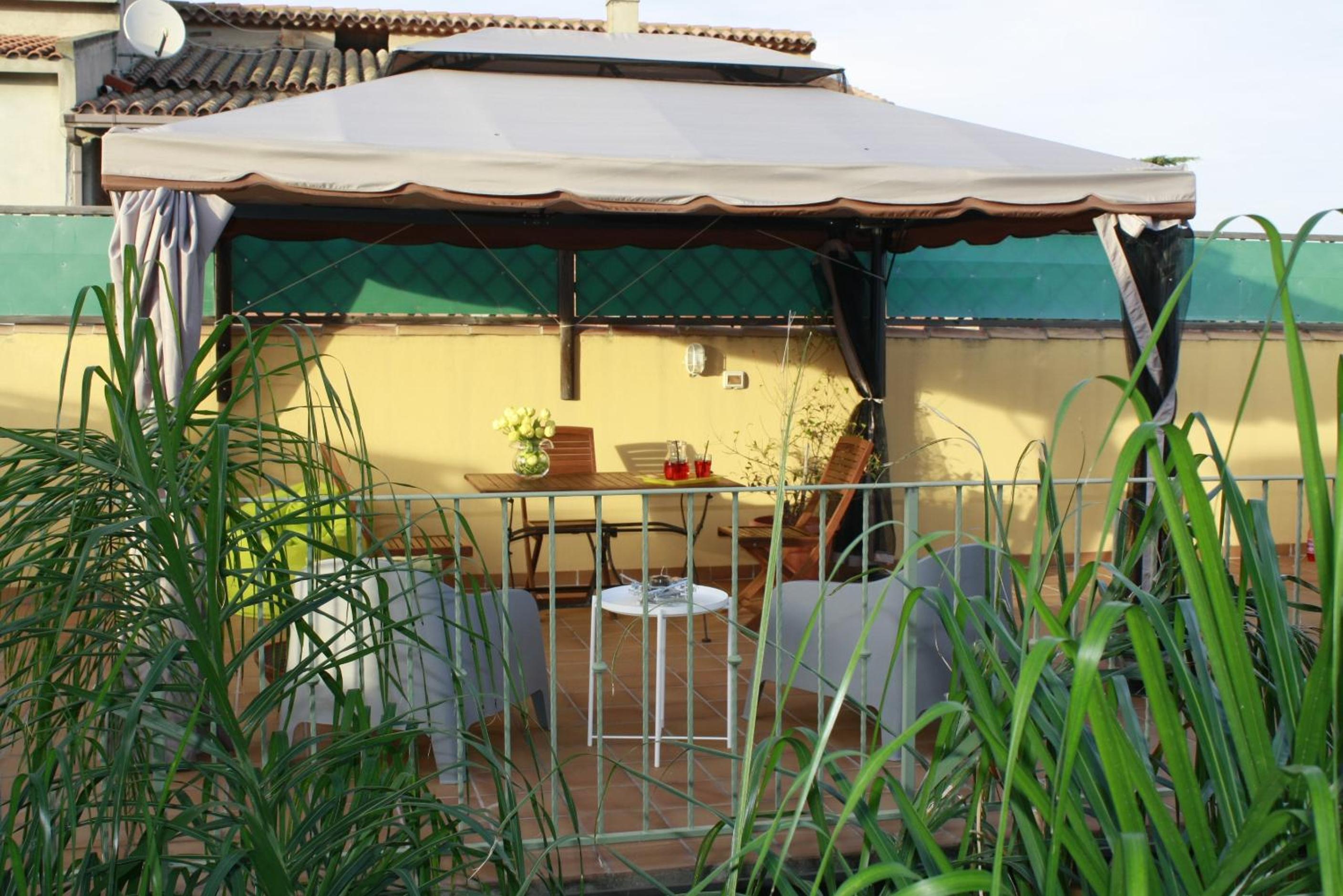 Luigi Apartments&Rooms