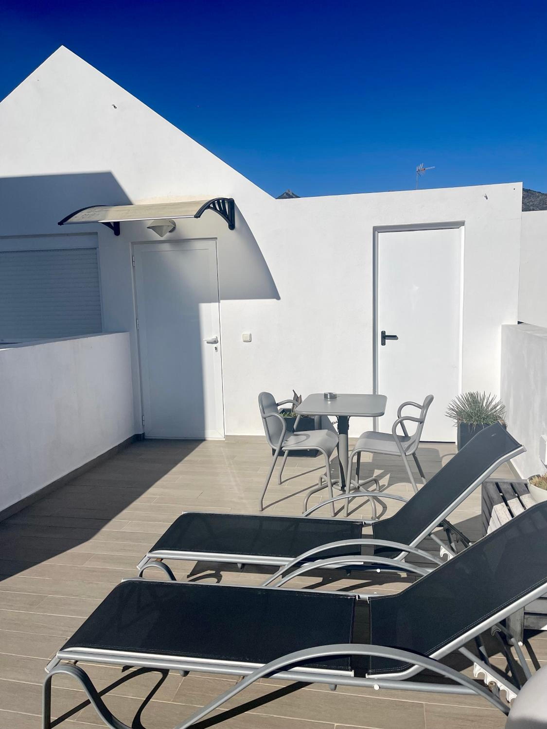 Hostal El Caprichito Marbella view 4