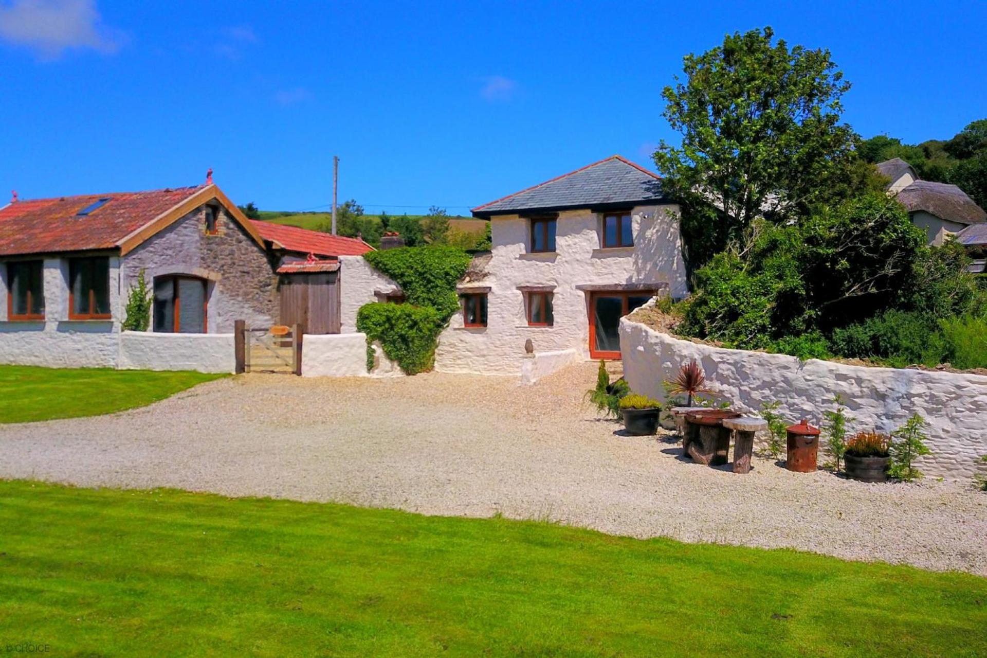 SAUNTON SUNSHINE COTTAGE 3 Bedrooms