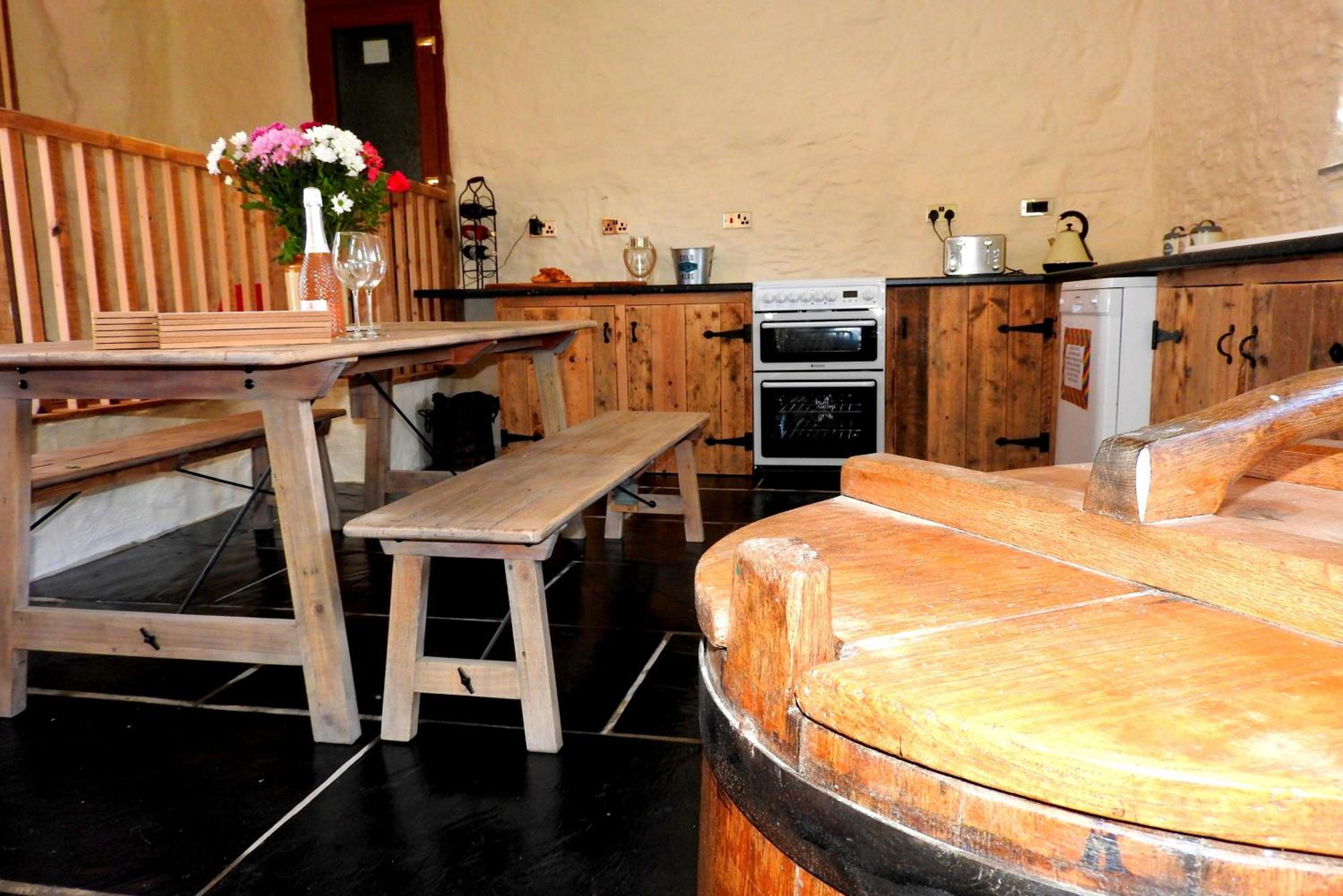 SAUNTON SUNSHINE COTTAGE 3 Bedrooms