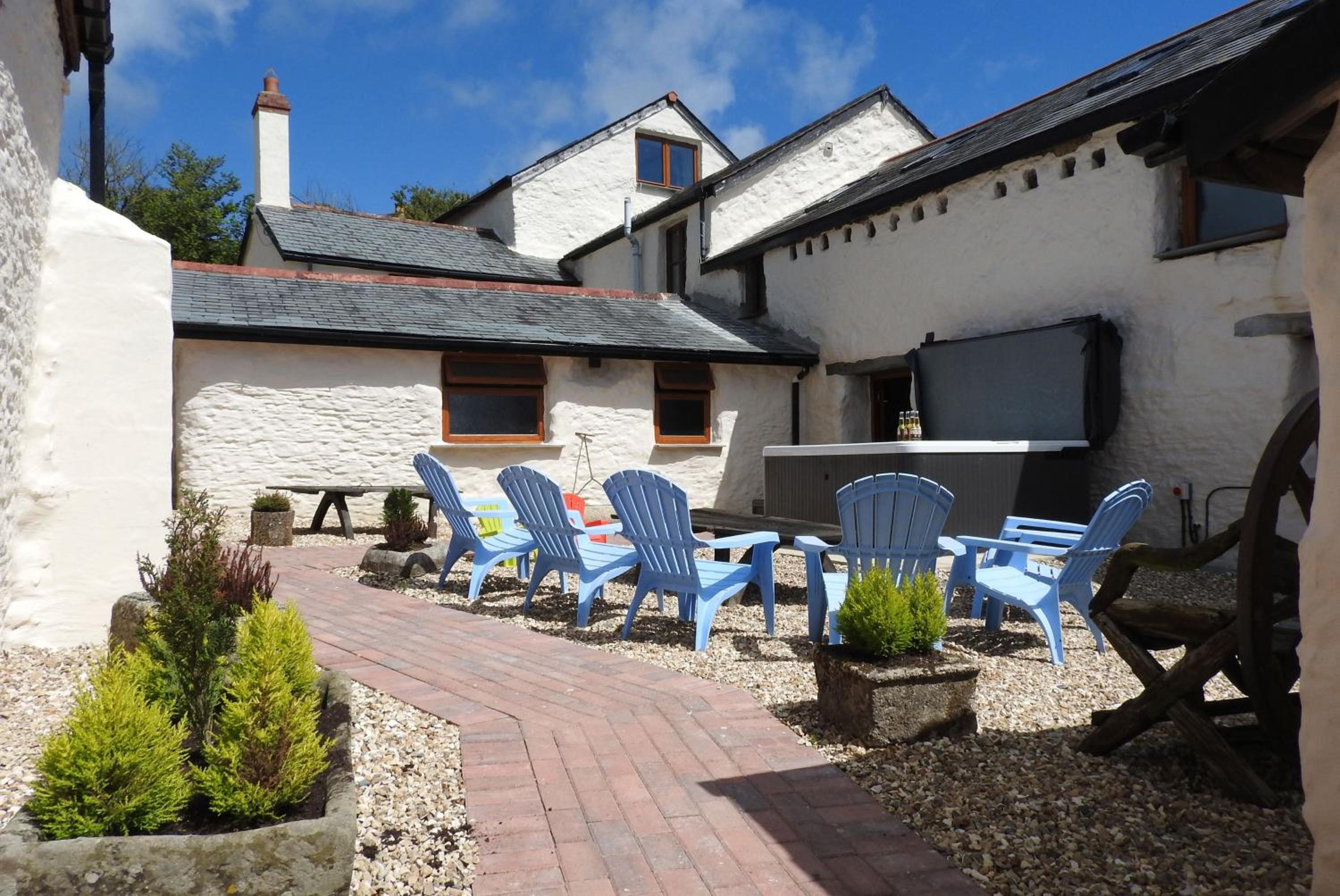 SAUNTON SUNSHINE COTTAGE 3 Bedrooms