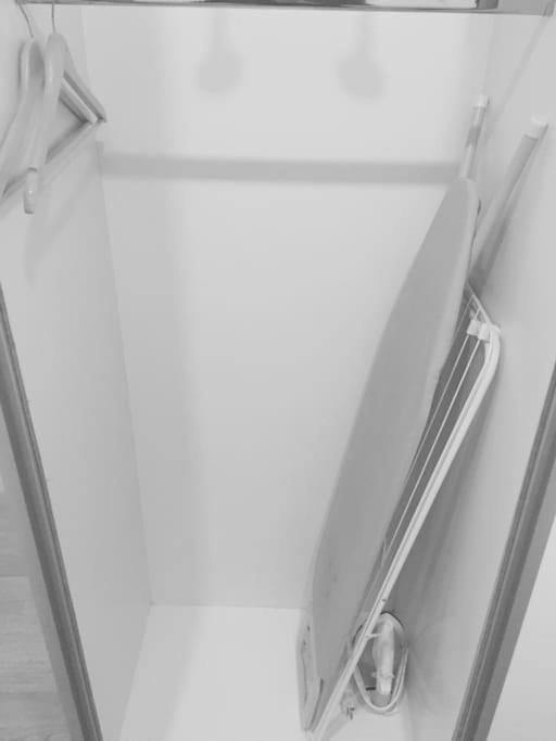 NEW Apartment - 10 min DOWNTOWN