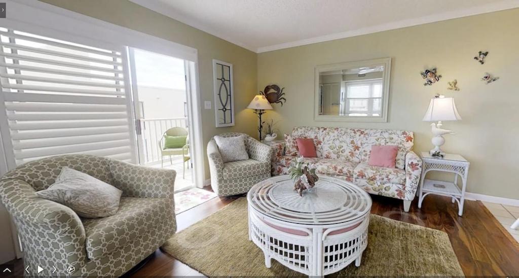 Marylander Condominiums, 90 steps from the beach view 5