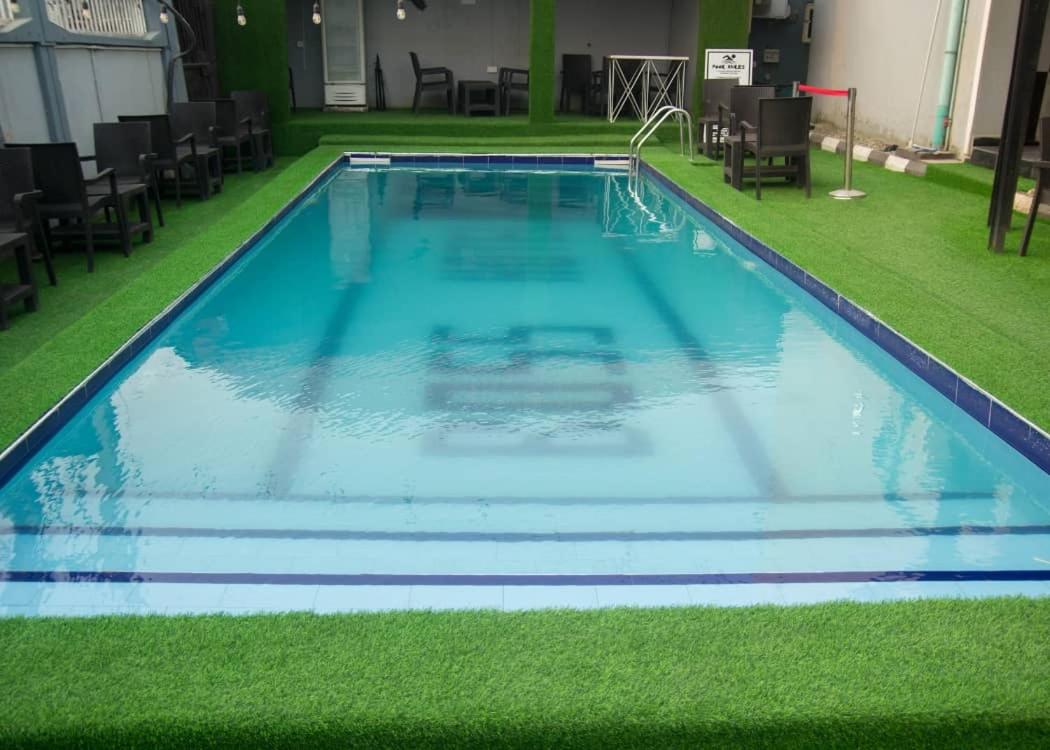 swimming pool